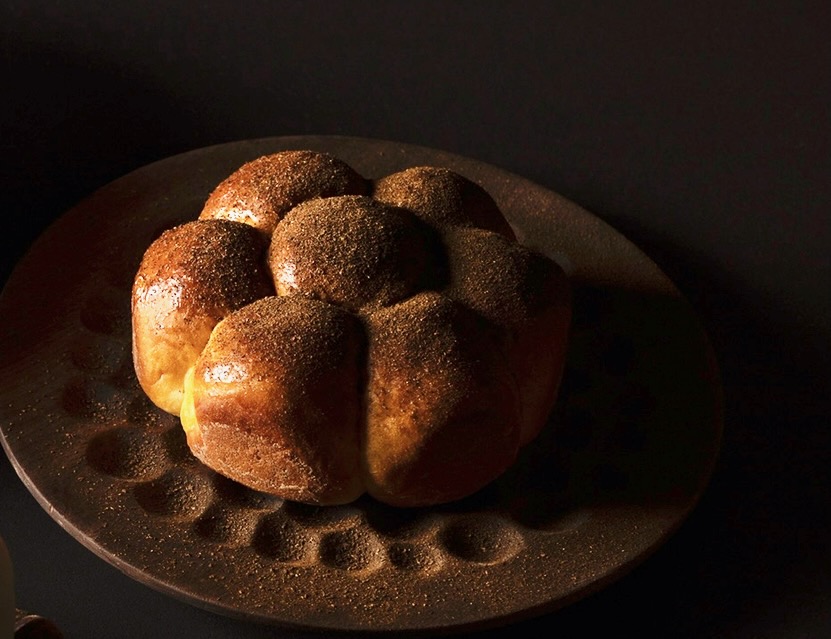 Samuel Naveira descubre su receta de pan brioche en la Cadena Ser.